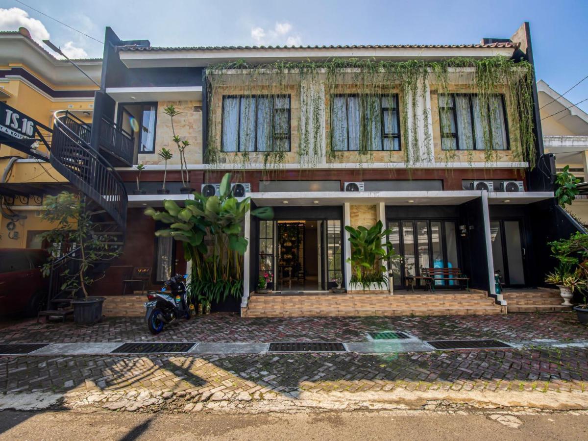 Hotel Casa Ts 16 Malang Exterior foto