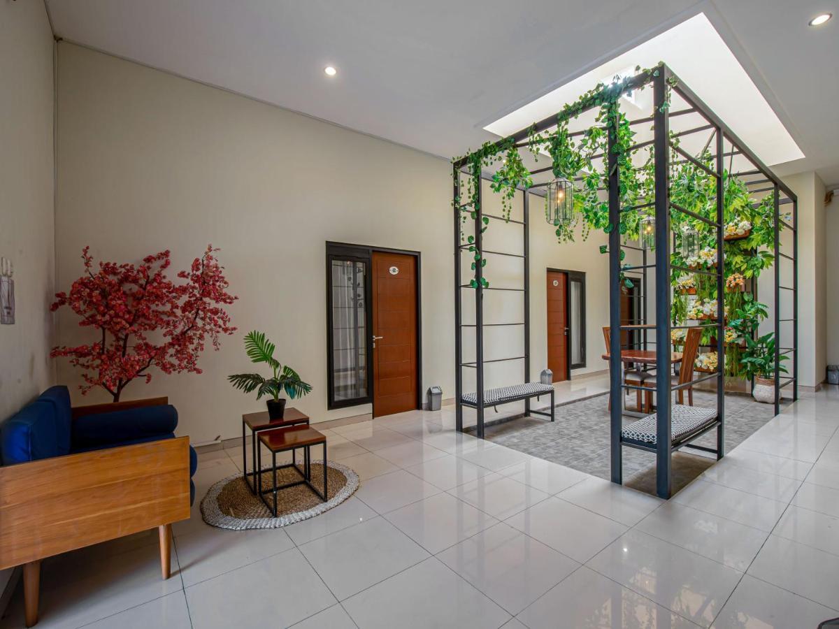 Hotel Casa Ts 16 Malang Exterior foto