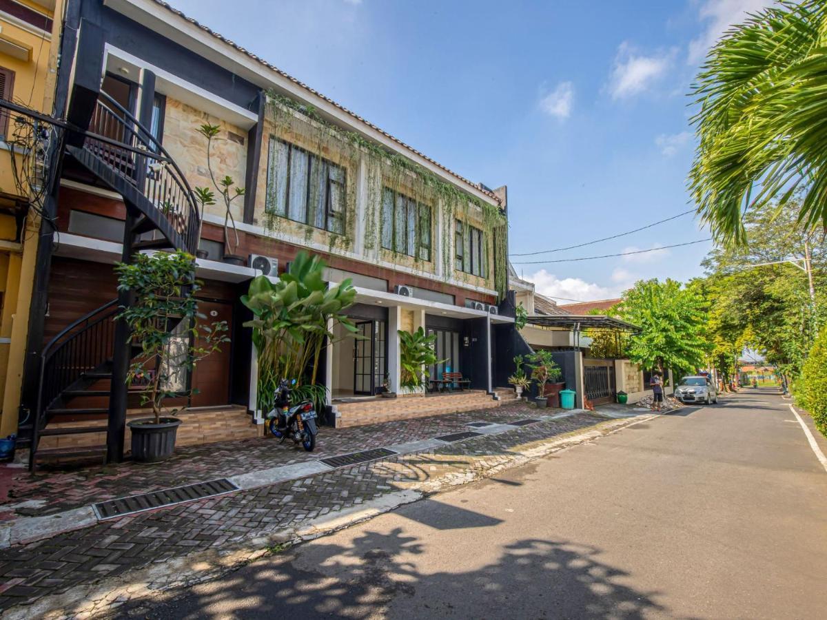 Hotel Casa Ts 16 Malang Exterior foto